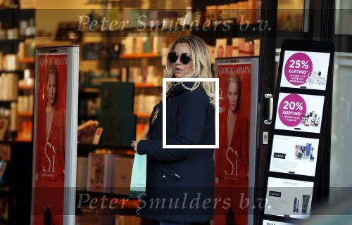 Amsterdam 16 april 2018
Tatjana Simoc doet boodschappen op de beethovenstraat