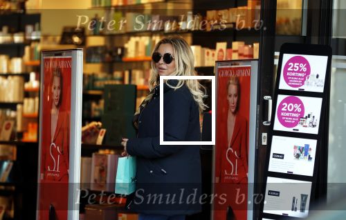 Amsterdam 16 april 2018
Tatjana Simoc doet boodschappen op de beethovenstraat
