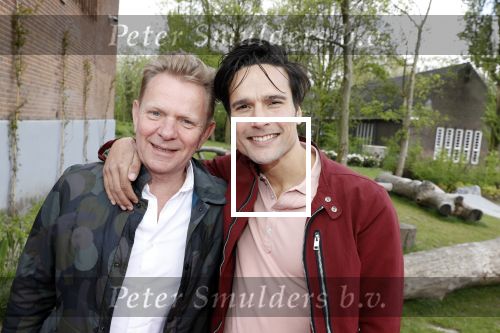 Amsterdam 25 september 2018
Presentatie lâ€™Homo van het blad Linda in Hotel Arena. Linda de Mol reikt het eerste exemplaar uit aan Erwin Olaf Hans v Manen en Hans Klok . Tim Oliehoek