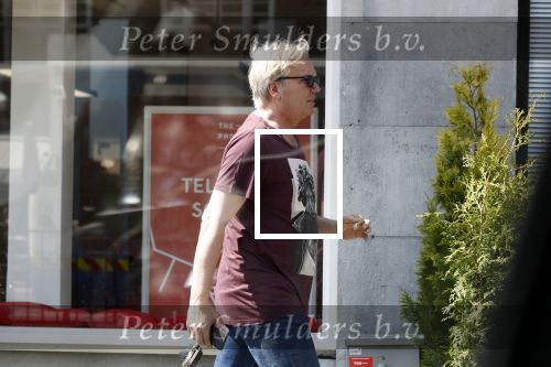 Amsterdam 21 april 2018
Tom Egbers met apart tshirt op straat