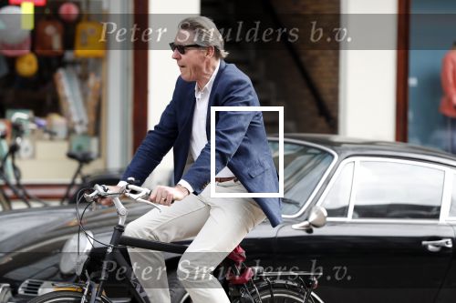 Amsterdam 8 april 2018
Ursul de Geer op de fiets in Amstetrdam zuid