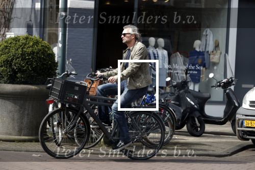 Amsterdam 10 april 2018
Victor Reinier op zijn fiets op de cornelis schuytstraat.
