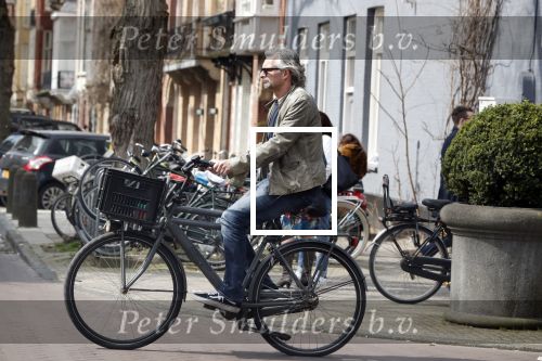 Amsterdam 10 april 2018
Victor Reinier op zijn fiets op de cornelis schuytstraat.