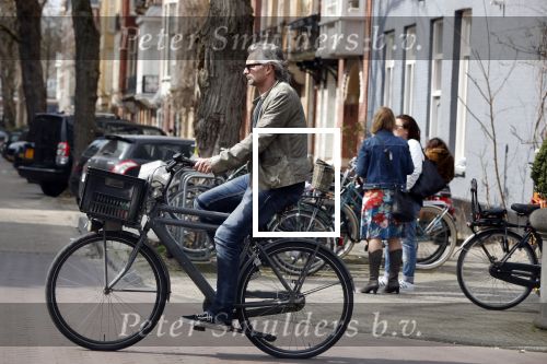 Amsterdam 10 april 2018
Victor Reinier op zijn fiets op de cornelis schuytstraat.