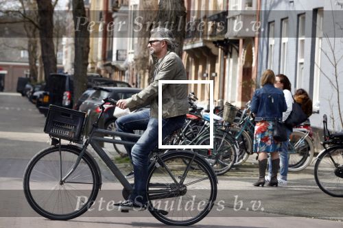 Amsterdam 10 april 2018
Victor Reinier op zijn fiets op de cornelis schuytstraat.