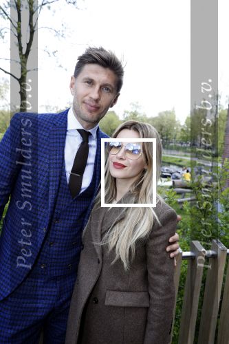 Amsterdam 25 september 2018
Presentatie lâ€™Homo van het blad Linda in Hotel Arena. Linda de Mol reikt het eerste exemplaar uit aan Erwin Olaf Hans v Manen en Hans Klok . Victoria Koblenko en Evgeniy Levchenko