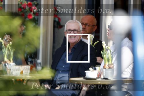 Amsterdam 11 april 2018
Wim de partber van de afgelopen jaar overleden Joop Braakhekke op terras
