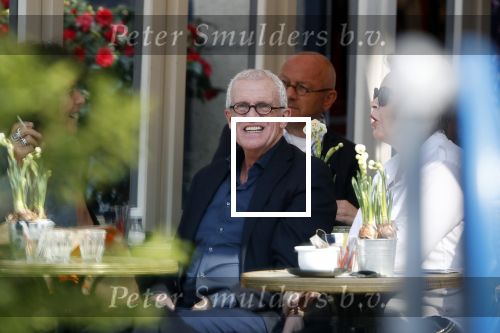 Amsterdam 11 april 2018
Wim de partber van de afgelopen jaar overleden Joop Braakhekke op terras