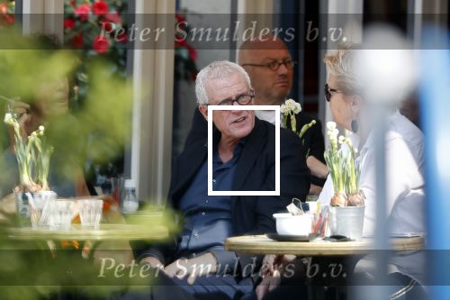 Amsterdam 11 april 2018
Wim de partber van de afgelopen jaar overleden Joop Braakhekke op terras