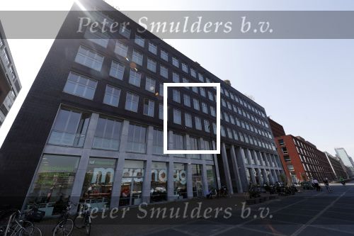 Amsterdam 9 mei 2018 
Yolanthe Sneijder Cabau en Wesley Sneijder en Xelly Cabau v Kasbergen hebben appartement 
in dit gebouw aan het IJ in Amsterdam.