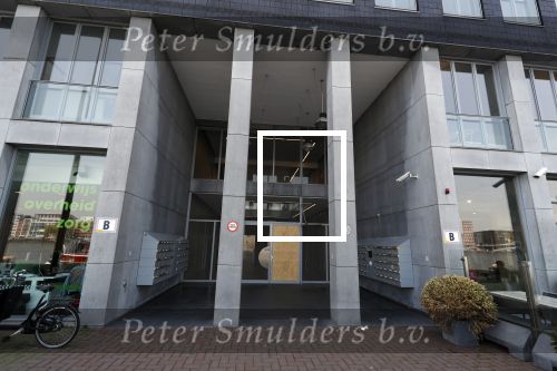 Amsterdam 9 mei 2018 
Yolanthe Sneijder Cabau en Wesley Sneijder en Xelly Cabau v Kasbergen hebben appartement 
in dit gebouw aan het IJ in Amsterdam.