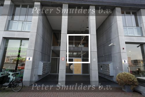 Amsterdam 9 mei 2018 
Yolanthe Sneijder Cabau en Wesley Sneijder en Xelly Cabau v Kasbergen hebben appartement 
in dit gebouw aan het IJ in Amsterdam.