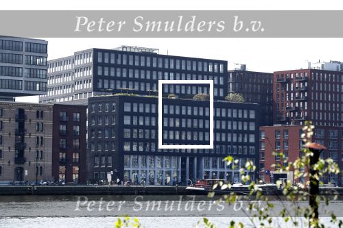 Amsterdam 9 mei 2018 
Yolanthe Sneijder Cabau en Wesley Sneijder en Xelly Cabau v Kasbergen hebben appartement 
in dit gebouw aan het IJ in Amsterdam.