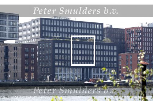Amsterdam 9 mei 2018 
Yolanthe Sneijder Cabau en Wesley Sneijder en Xelly Cabau v Kasbergen hebben appartement 
in dit gebouw aan het IJ in Amsterdam.