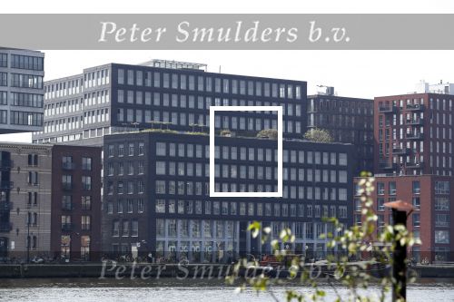Amsterdam 9 mei 2018 
Yolanthe Sneijder Cabau en Wesley Sneijder en Xelly Cabau v Kasbergen hebben appartement 
in dit gebouw aan het IJ in Amsterdam.