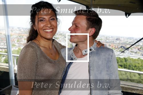Amsterdam 8 mei 2018
Jeansdrager van het jaar verkeizing in het apollo hotel. Zahra Lfil met vriend Martin Vis