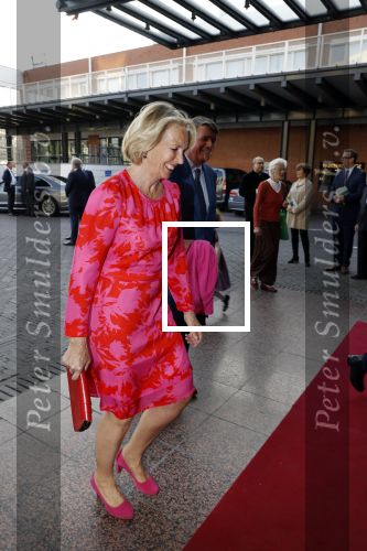 Amsterdam 18 april 2018
 Koning Willem-Alexander en koningin Maxima wonen de premiere bij van Gurre-Lieder in de Nationale Opera & Ballet in de stopera. mevrouw met dezelfde kleding aan als Kajsa Ollongren