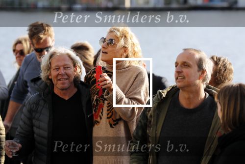 Amsterdam 9 mei 2019
Surpisefeestje voor Ruud de Wild georganiseerd door zijn ex vrouw Aafke.
Olcay Gulsen is eer natuurlijk bij. ze gingen varen met boot op grachten Amsterdam.