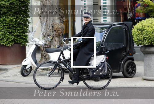 Amsterdam 11 mei 2019
Ans Markus op de fiets .