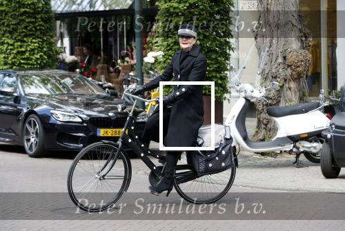 Amsterdam 11 mei 2019
Ans Markus op de fiets .