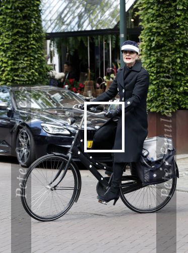 Amsterdam 11 mei 2019
Ans Markus op de fiets .