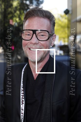 Hilversum 20 mei 2019
Coiffure awards in studio 21. Bastiaan v Schaik kwam met zijn vriendin en actrice â€¦
