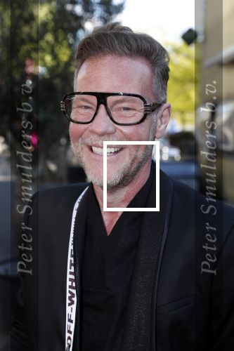 Hilversum 20 mei 2019
Coiffure awards in studio 21. Bastiaan v Schaik kwam met zijn vriendin en actrice â€¦