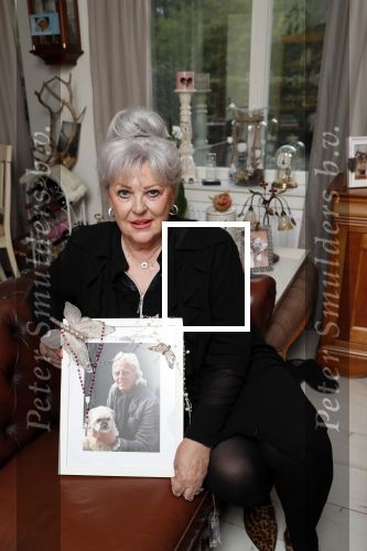 Ermelo 9 mei 2019
Weduwe Bert Bakker ( ex partner Mary Borsato) bij haar thuis.