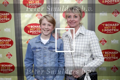 Amsterdam 14 april 2019
Premiere van t schaep met de 5 poten in het deLamar theater.
Bianca Krijgsman met haar zoon Bobby van Vleuten