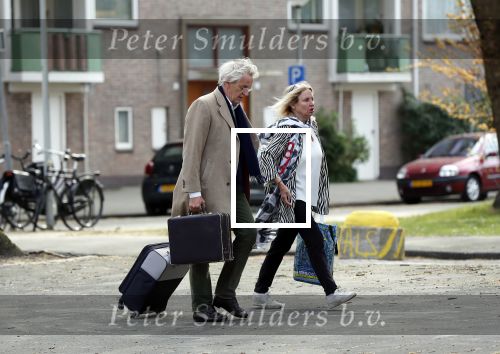 Amsterdam 18 april 2019
Boudewijn Poelman met zijn vrouw wandelend op straat  in Amsterdam zuid .