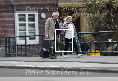 Amsterdam 18 april 2019
Boudewijn Poelman met zijn vrouw wandelend op straat  in Amsterdam zuid .