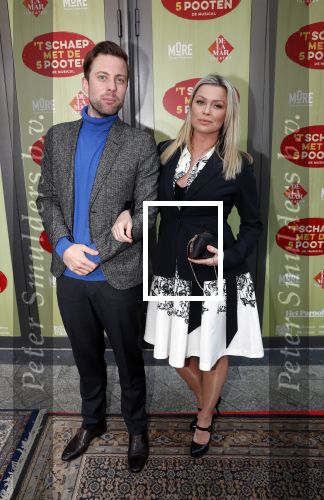 Amsterdam 14 april 2019
Premiere van t schaep met de 5 poten in het deLamar theater. Jelle de Jong en Bridget Maasland