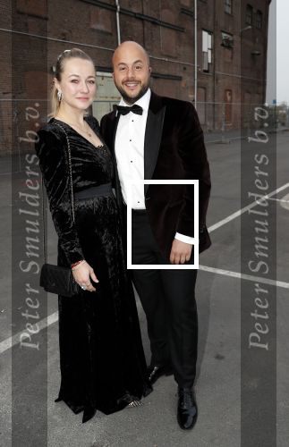 Halfweg 16 april 2019
50 jaar Rob Peetoom in the sugar factory. John Karthaus met zijn vrouw Carolien Spoor