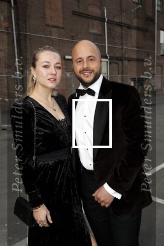 Halfweg 16 april 2019
50 jaar Rob Peetoom in the sugar factory. John Karthaus met zijn vrouw Carolien Spoor
