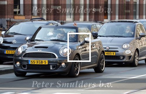Amsterdam 8 april 2019
Caroline Tensen met zoon Bob in mini cooper cabrio