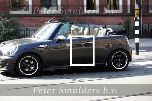 Amsterdam 8 april 2019
Caroline Tensen met zoon Bob in mini cooper cabrio