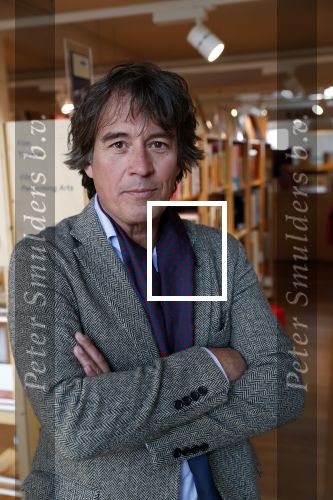 Amsterdam 15 april 2019
Boekpresentatie van Inge Ipenburg bij boekhandel Scheltema.
Simone Kleinsma krijgt het eerste exemplaar. Casper v Bohemen