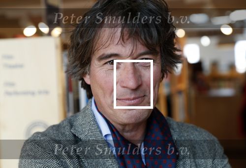 Amsterdam 15 april 2019
Boekpresentatie van Inge Ipenburg bij boekhandel Scheltema.
Simone Kleinsma krijgt het eerste exemplaar. Casper v Bohemen