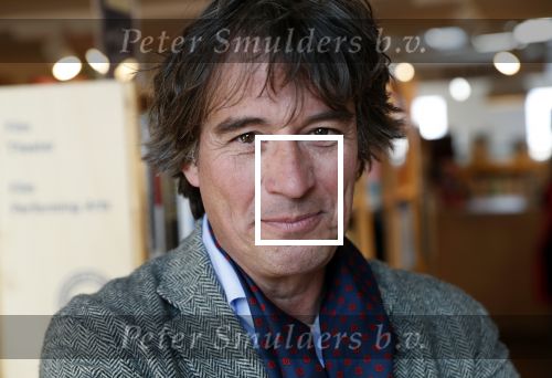 Amsterdam 15 april 2019
Boekpresentatie van Inge Ipenburg bij boekhandel Scheltema.
Simone Kleinsma krijgt het eerste exemplaar. Casper v Bohemen