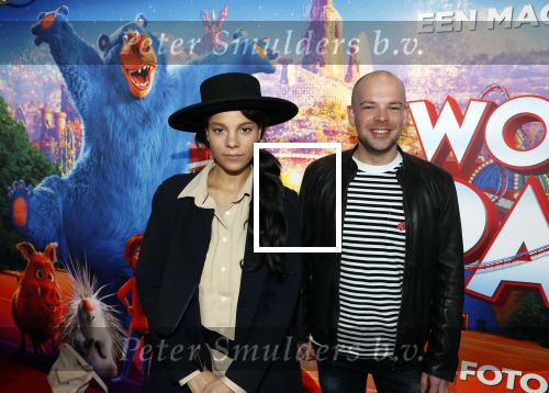 Amsterdam 7 april 2019
Premiere wonderpark in pathe arena. Cloe Leenheer met vriend