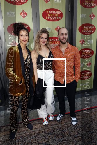 Amsterdam 14 april 2019
Premiere van t schaep met de 5 poten in het deLamar theater.
Desi van Doeveren