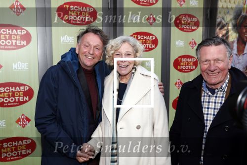 Amsterdam 14 april 2019
Premiere van t schaep met de 5 poten in het deLamar theater. Dick Cohen met zijn ouders