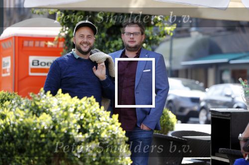 Amsterdam 16 april 2019
Diederik Jekel en John Korthaus   wandelend op cornelis schuytstraat.