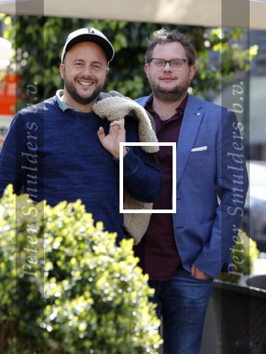 Amsterdam 16 april 2019
Diederik Jekel en John Korthaus   wandelend op cornelis schuytstraat.