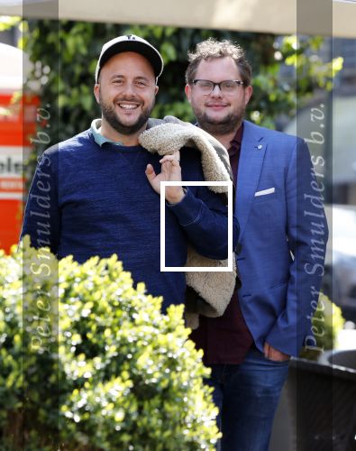 Amsterdam 16 april 2019
Diederik Jekel en John Korthaus   wandelend op cornelis schuytstraat.