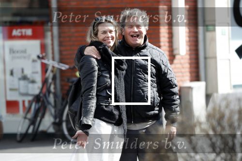 Amsterdam 11 april 2019
Dirk Zeelenberg met zijn vrouw Suus in Amsterdam zuid