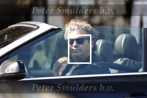 Amsterdam 17 april 2019
Dirk Zeelenberg in cabrio in Amsterdam zuid.