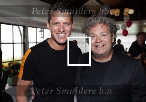 Volendam 6 mei 2019
10 jaar magazine 100%NL bij hotel Spaander. Dirk Zeelenberg en Kees Tol
