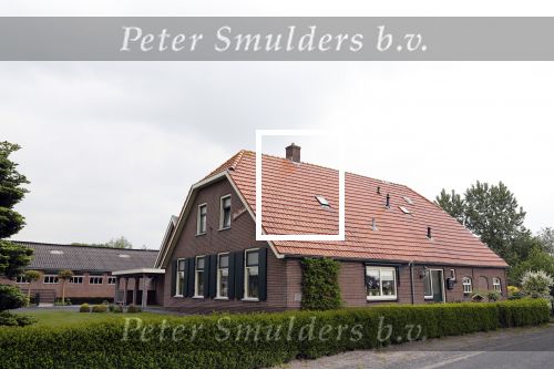 Nijkerkerveen 7 mei 2019
Ouderlijk huis van Donny v d Beek en de boerderij die hij onlangs heeft gekocht.