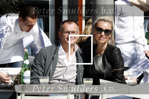 Amsterdam 10 april 2019
Eelko v Kooten met zijn vriendin Naomi v d Zwaan op terras.